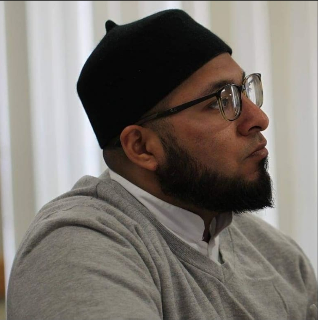 Listening during Islamic spirituality and leadership course, Fall 2019. 