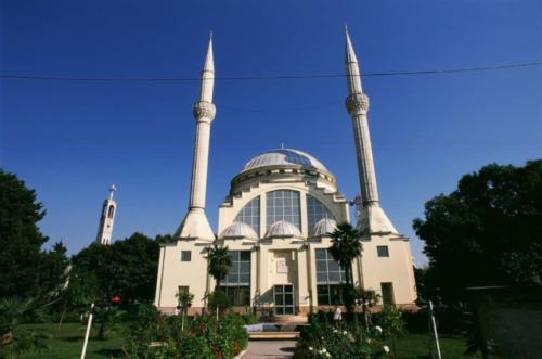 Ebu-Bekr-Mosque-Albania